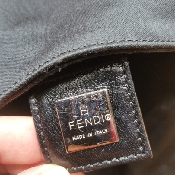 ❌️SOLD❌️ Authentic Vintage Fendi Shoulder Bag - Picture 10 of 16
